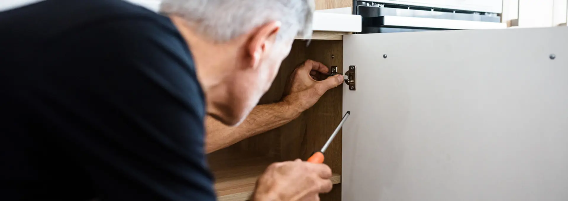 Kitchen fitter - stock