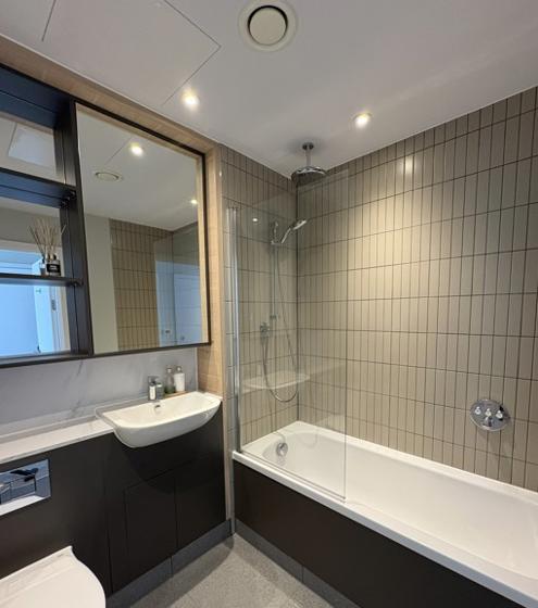 Family Bathroom 1 Sm