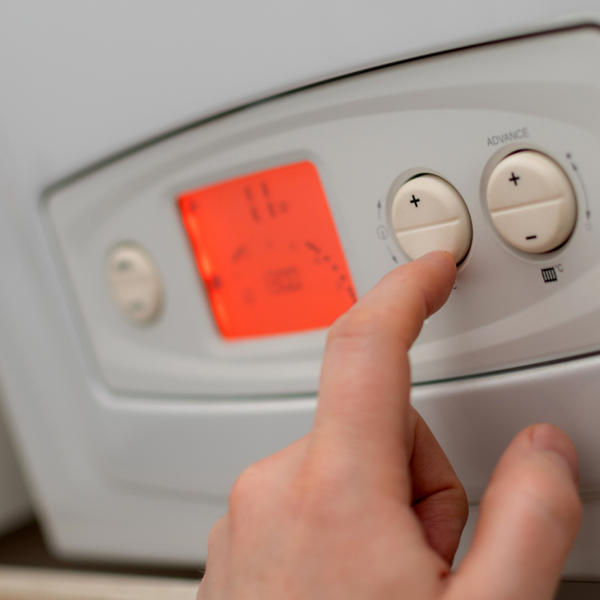 hanging temperature on a gas boiler