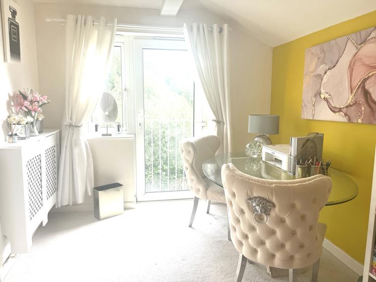 1693995201 Dining Area