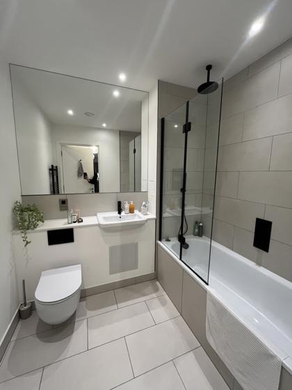 1690Bb82 9E89 4945 B5d3 C4ea85ad16ae