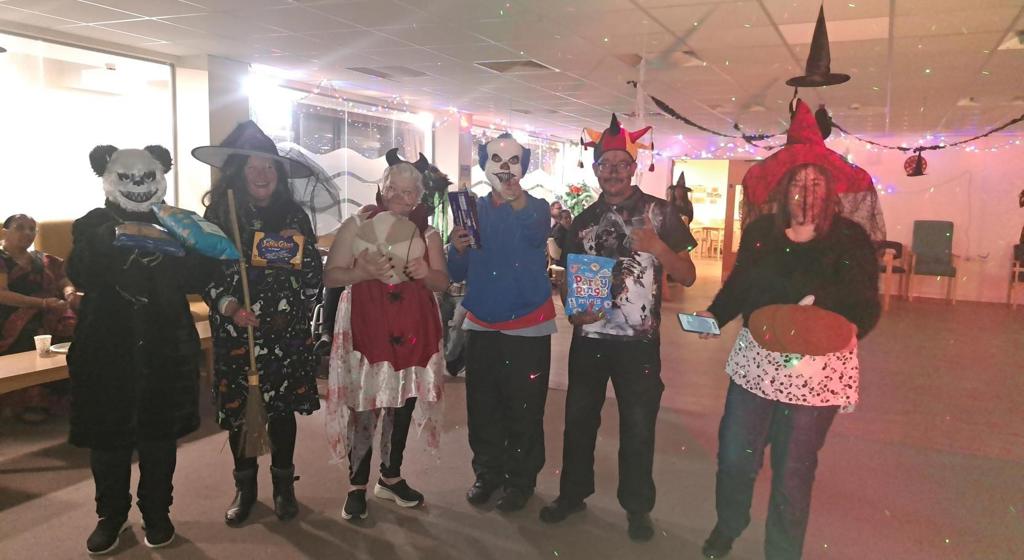 2077099255 Halloween Costume Group