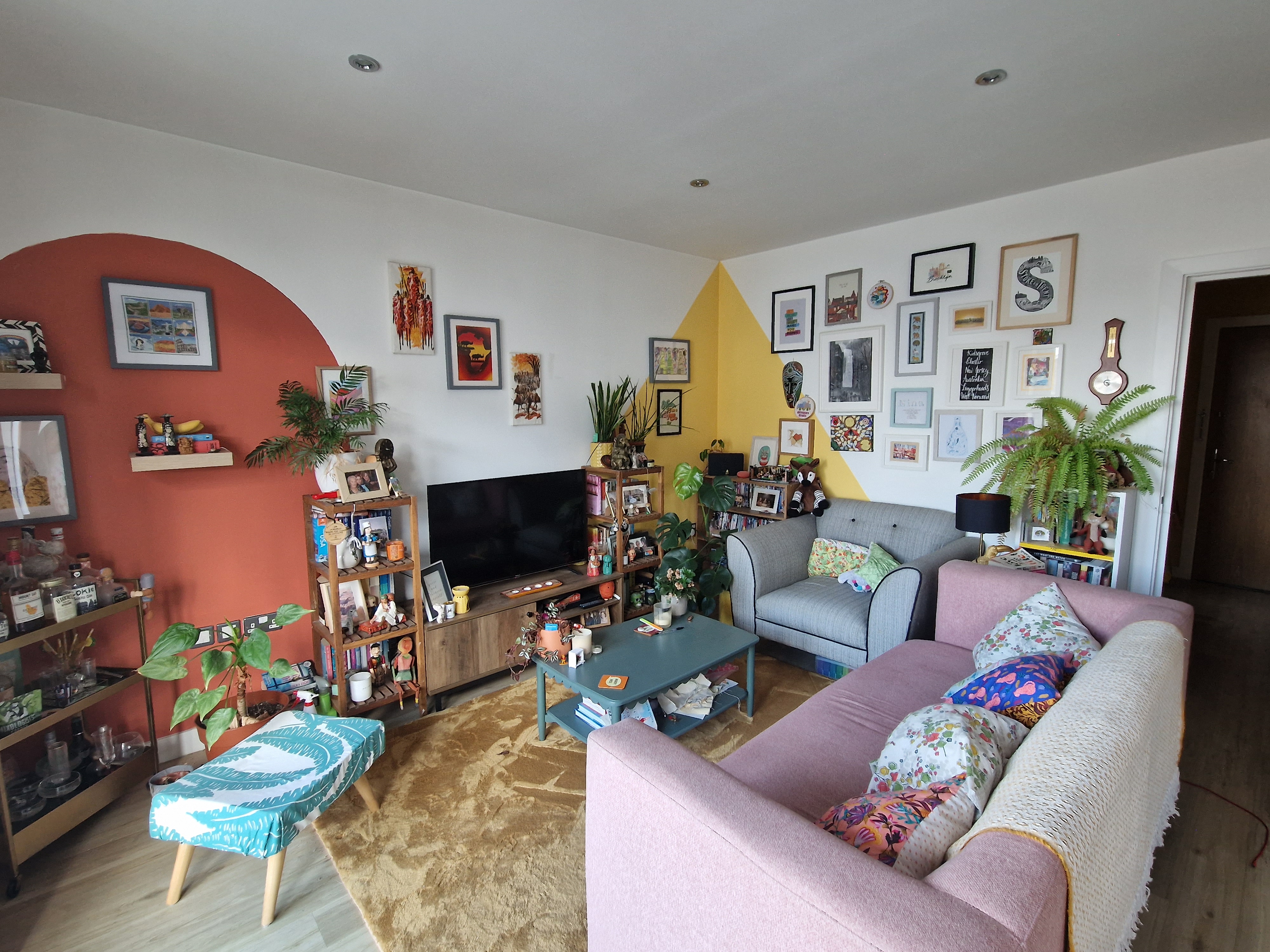 1729259977 Living Room