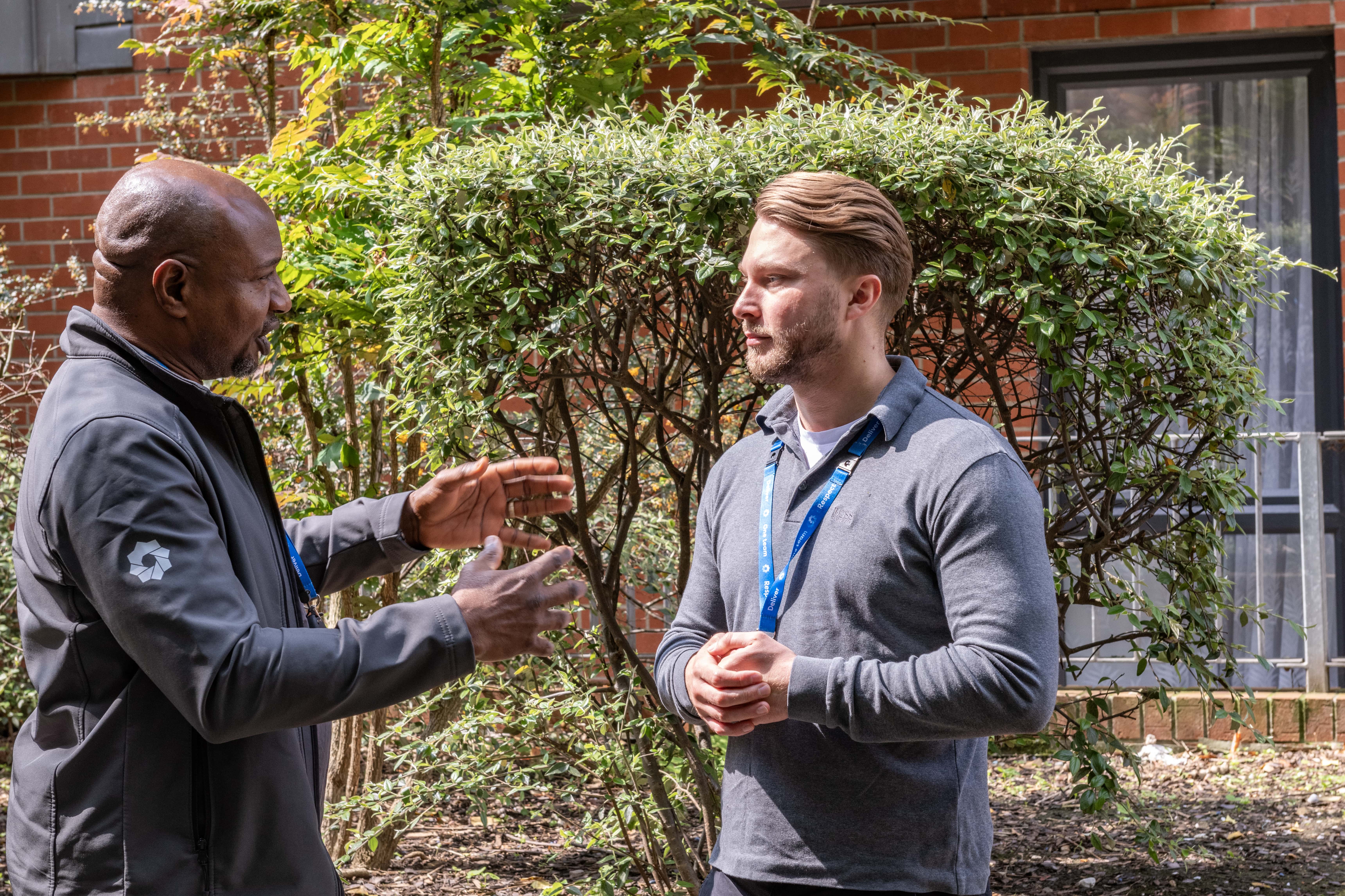 Gardening Woolwich April 2025 AJH6296 Min