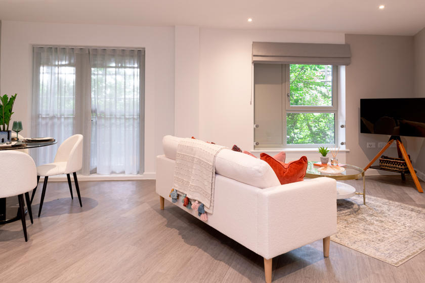 Lions Cresent AJH5194